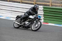 Vintage-motorcycle-club;eventdigitalimages;mallory-park;mallory-park-trackday-photographs;no-limits-trackdays;peter-wileman-photography;trackday-digital-images;trackday-photos;vmcc-festival-1000-bikes-photographs